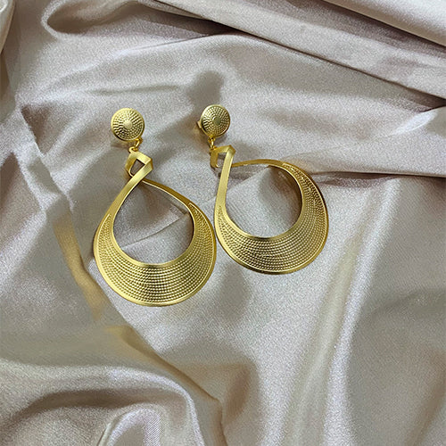 Arete gota entrelazada